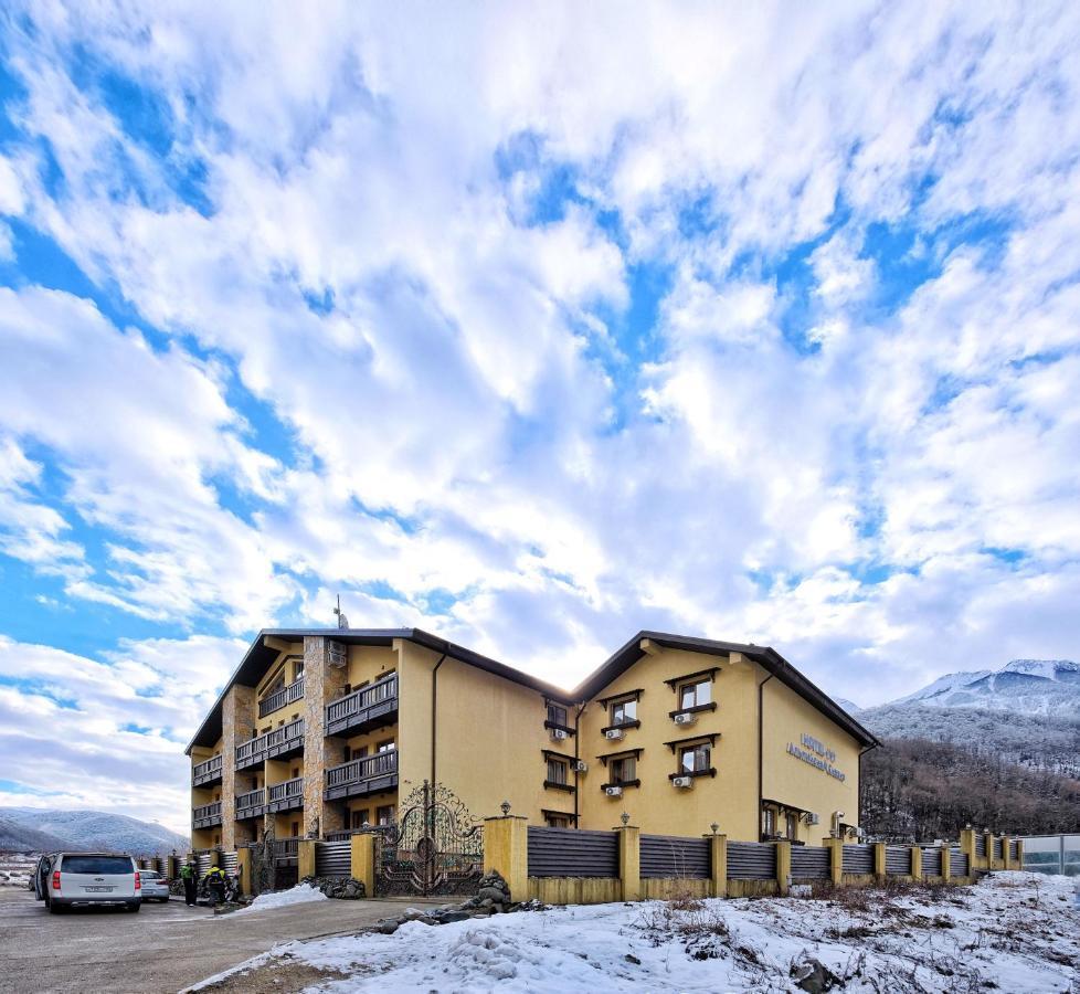 Отель Альпийская сказка Плюс Эсто-Садок Экстерьер фото